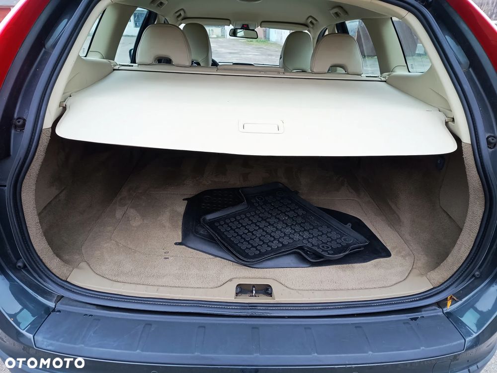 Volvo XC 60 2.4D AWD Momentum - 21