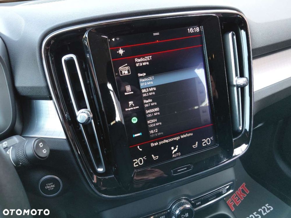 Volvo XC 40 - 25