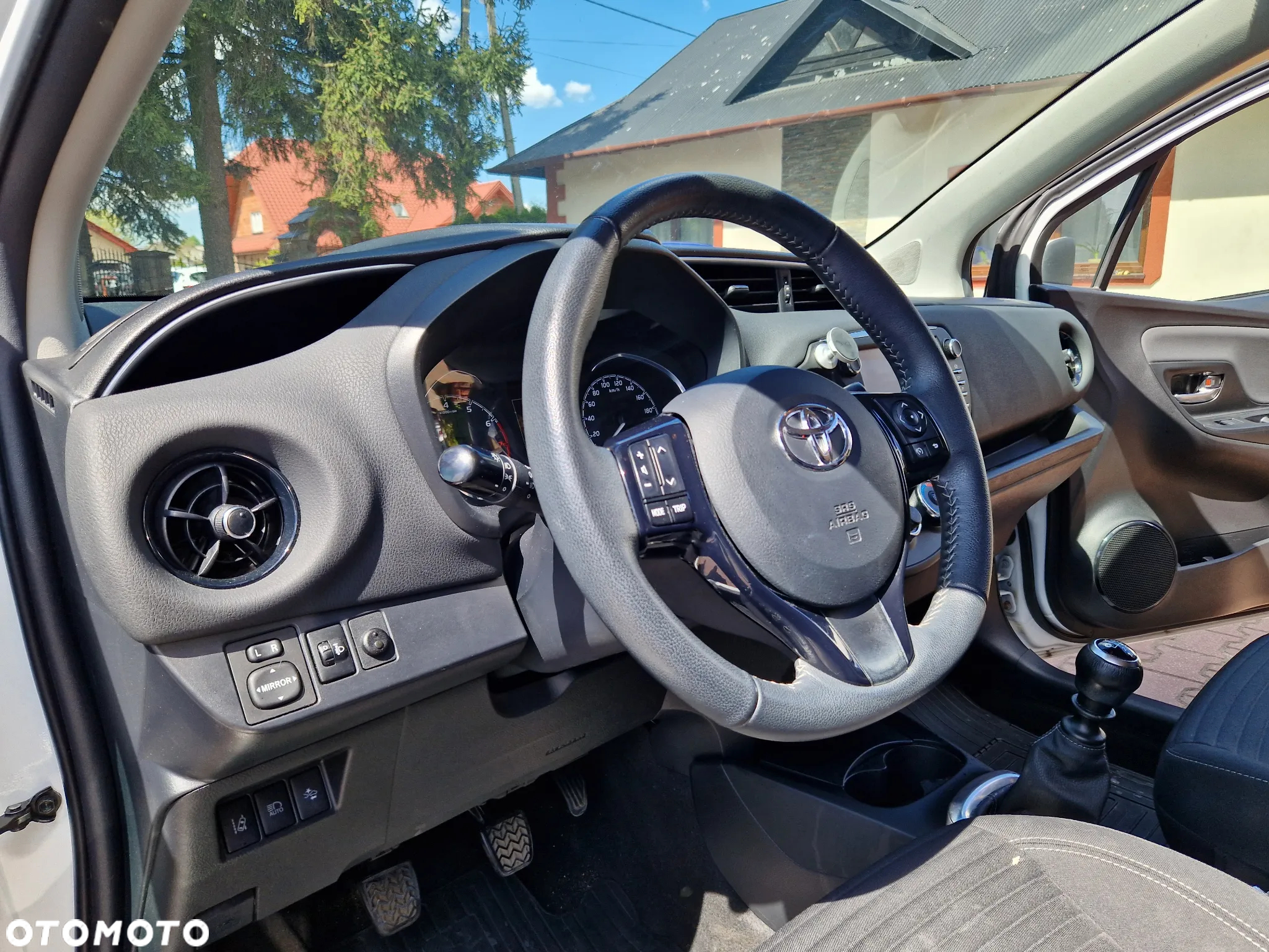 Toyota Yaris 1.5 Premium - 18