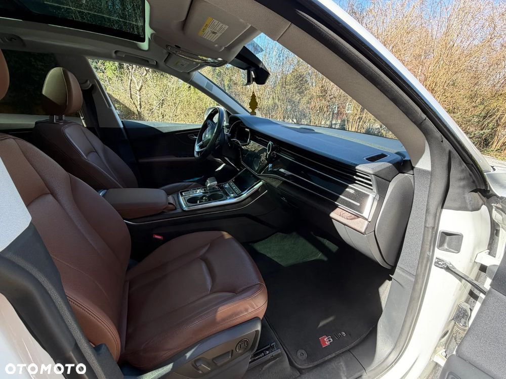 Audi Q8 55 TFSI mHEV Quattro Tiptronic - 9