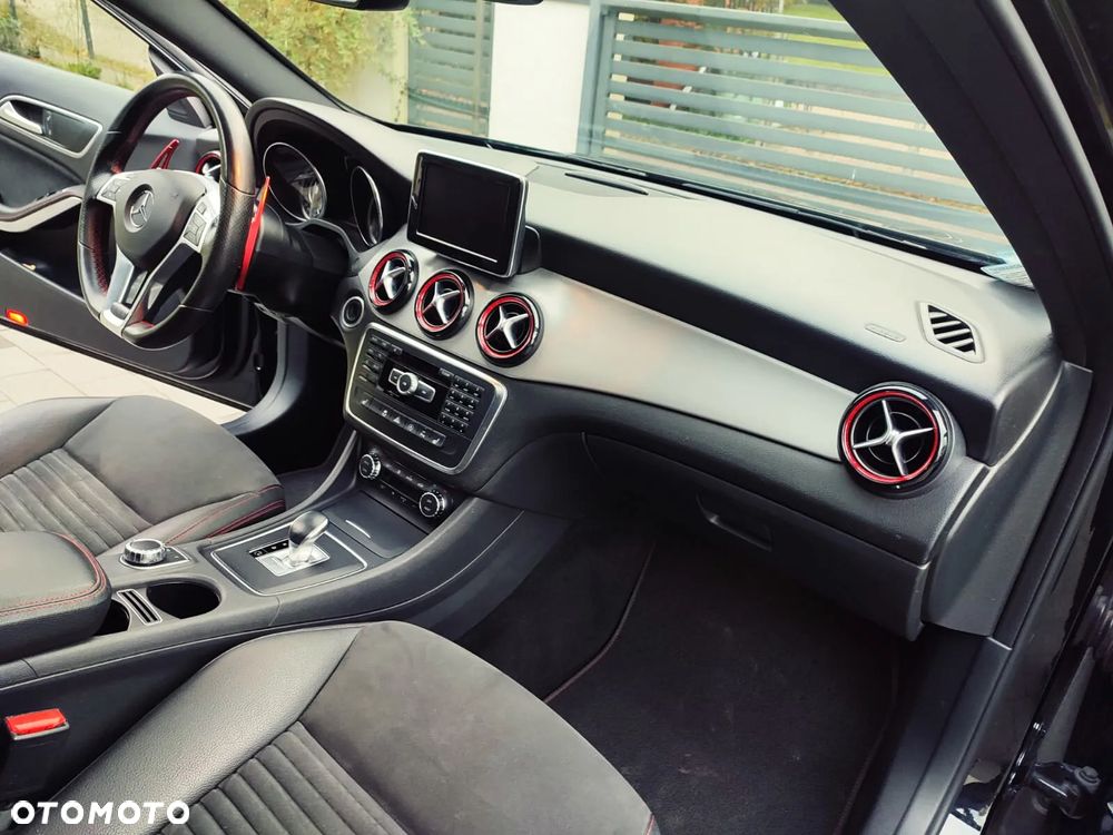 Mercedes-Benz GLA 45 AMG 4Matic 7G-DCT - 10