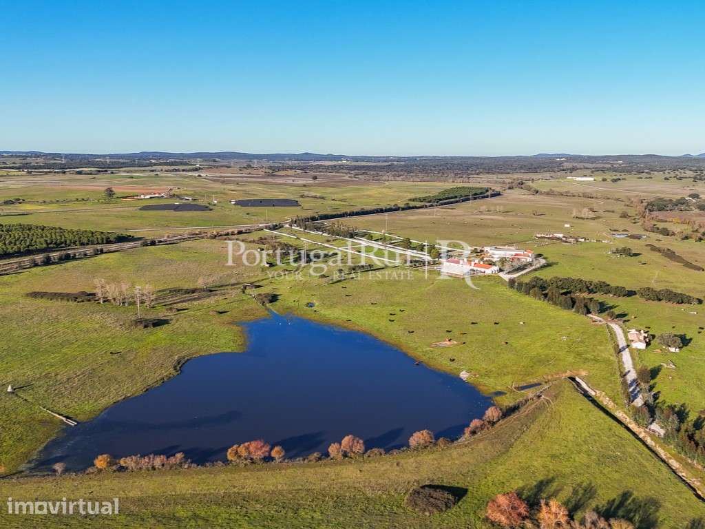 Herdade com 960 hectares na região de Évora - Grande imagem: 2/19