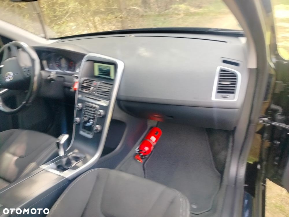 Volvo XC 60 D3 Drive-E Momentum - 18