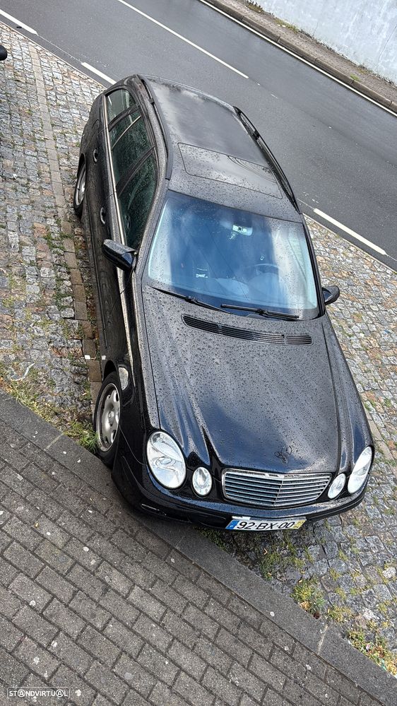 Mercedes-Benz Classe E 270 — fotografia 12