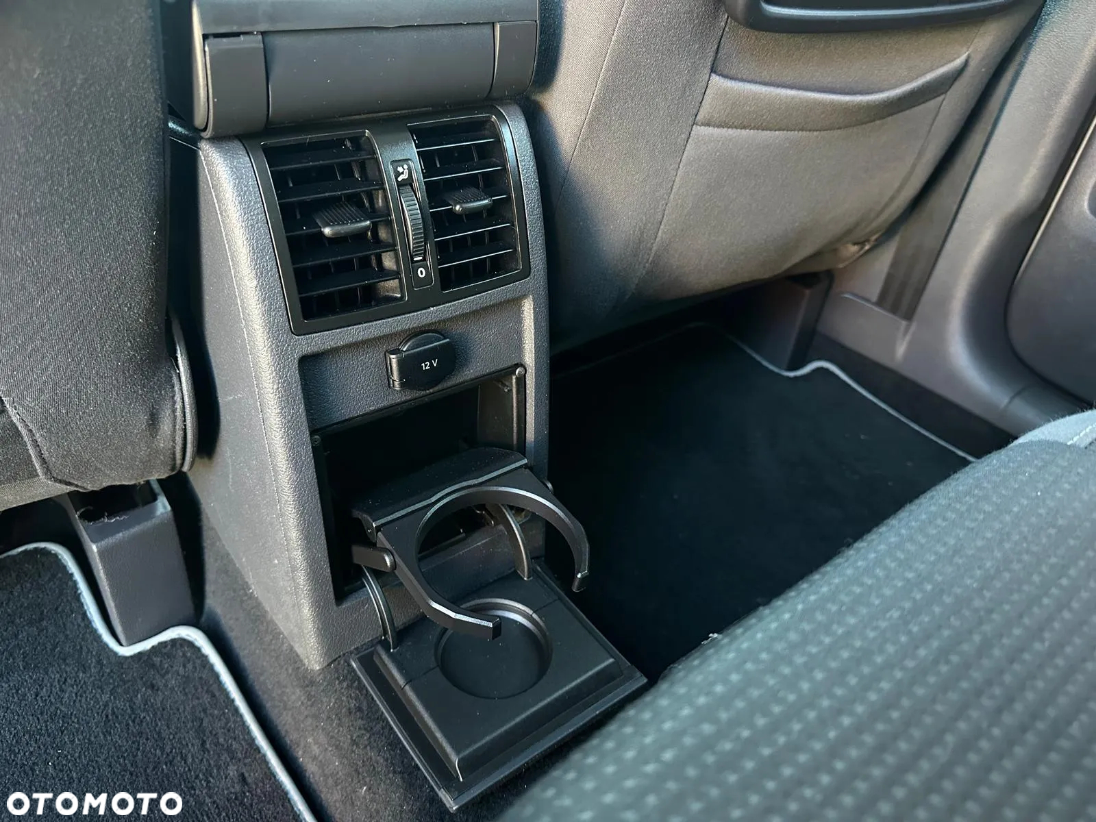 Volkswagen Touran - 22