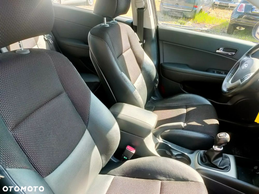 Hyundai i30 1.4 Base + World Cup - 27