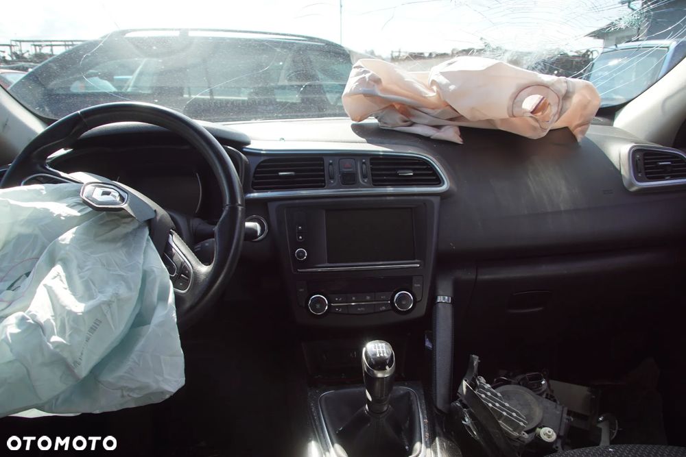 Auto na części - Renault Kadjar 1.2 TCE 131 KM H5F408 TL4 2017R Silnik Skrzynia Drzwi Maska Błotnik Zderzak Klapa Lampa Lusterko Klamka Szyba Deska Kokpit Sterownik Moduł Czujnik Licznik Wyświetlacz Panel Kierownica - 15