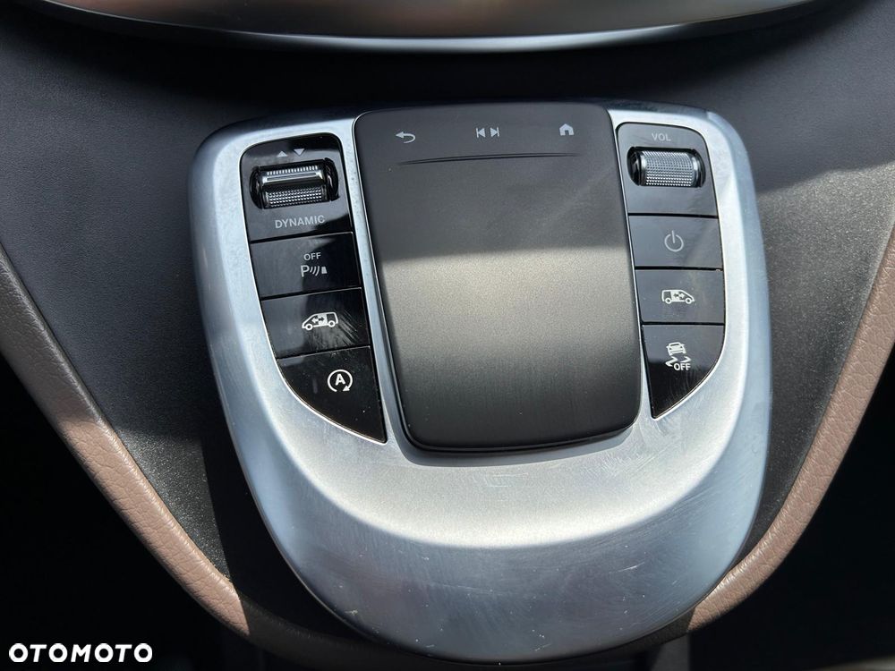 Mercedes-Benz Klasa V 300 d 4-Matic Avantgarde 9G-Tronic (d³ugi) - 32