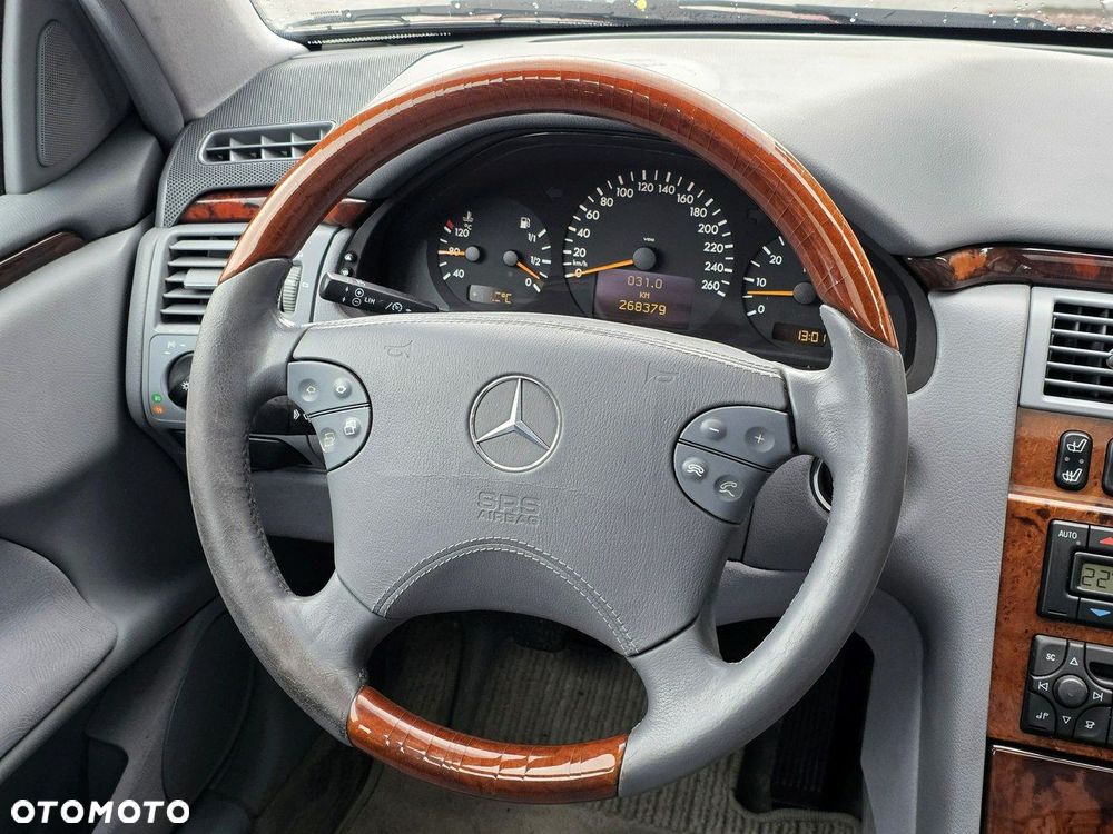 Mercedes-Benz Klasa E - 17