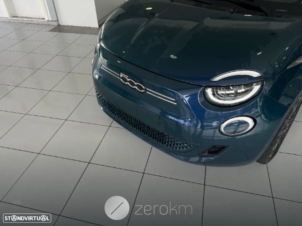 Fiat 500e 42kWh ICON — fotografia 3