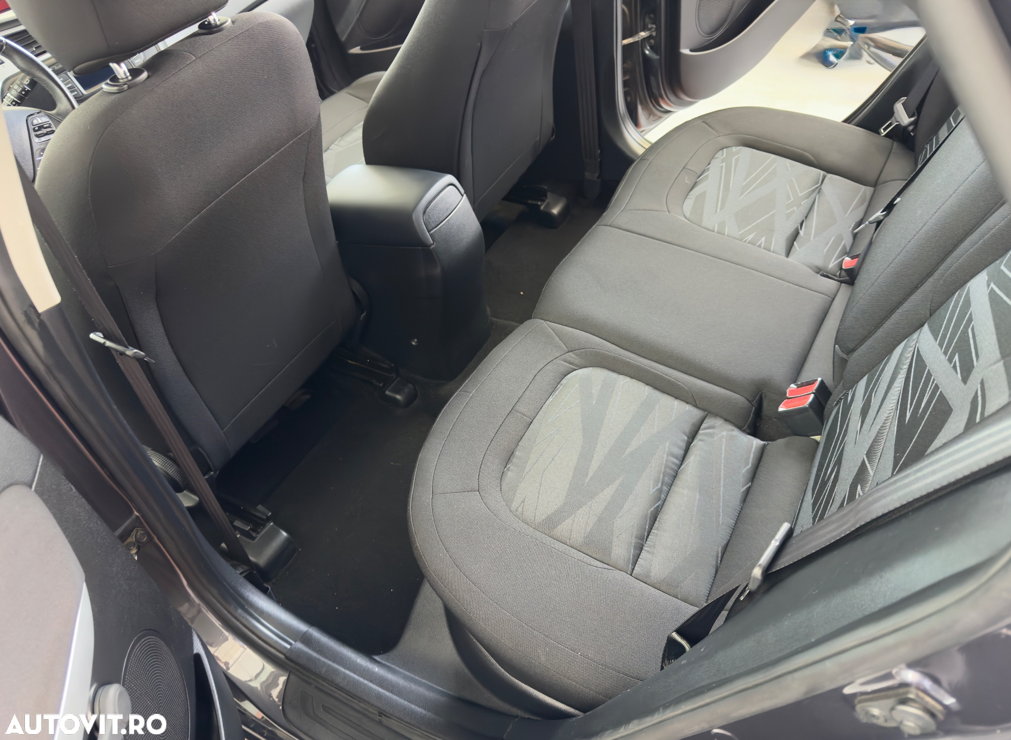 Kia Ceed 1.4 CRDi 90 Vision - 10