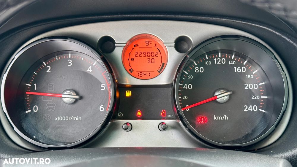 Nissan Qashqai 2.0 dCi DPF tekna - 11