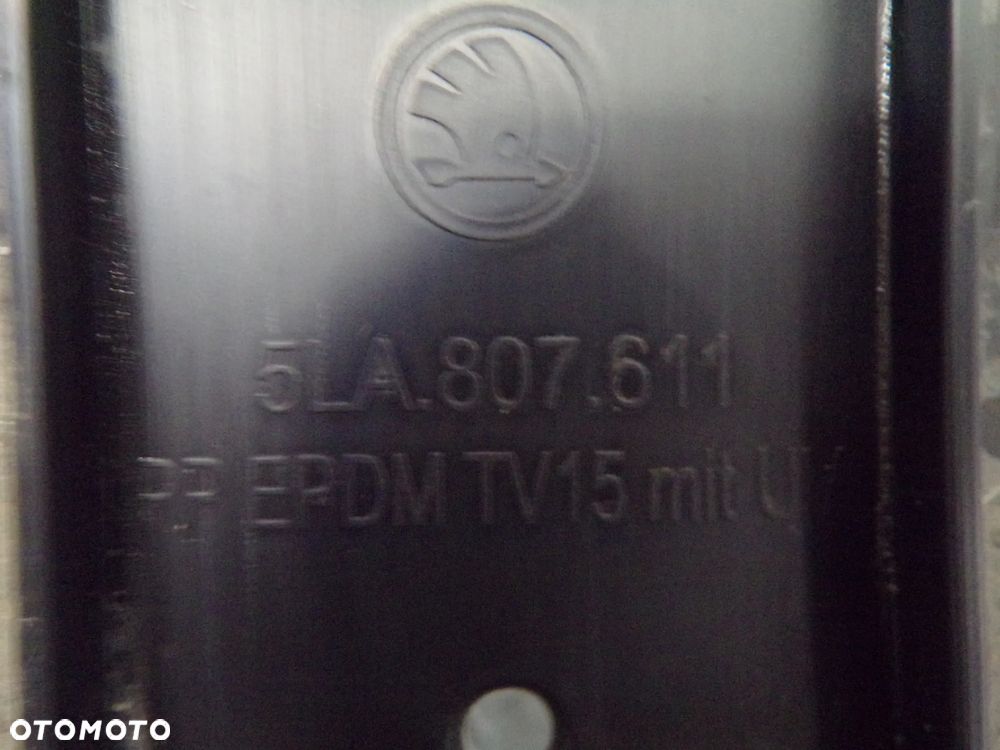 PŁYTA POD ZDERZAK SKODA ENYAQ IV 5LA807611 - 2
