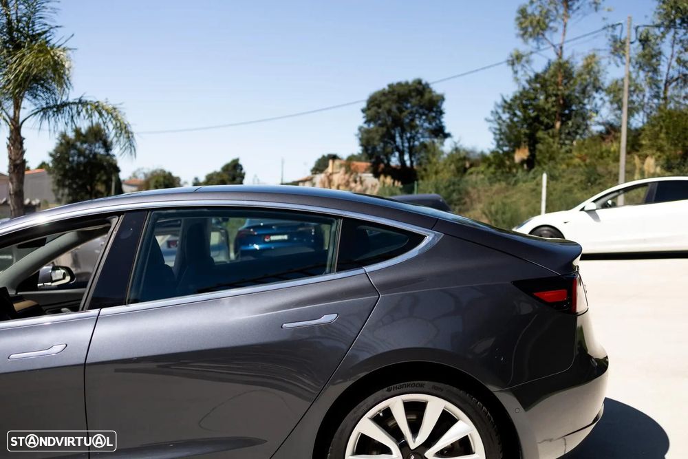 Tesla Model 3 Long-Range Dual Motor AWD - 16