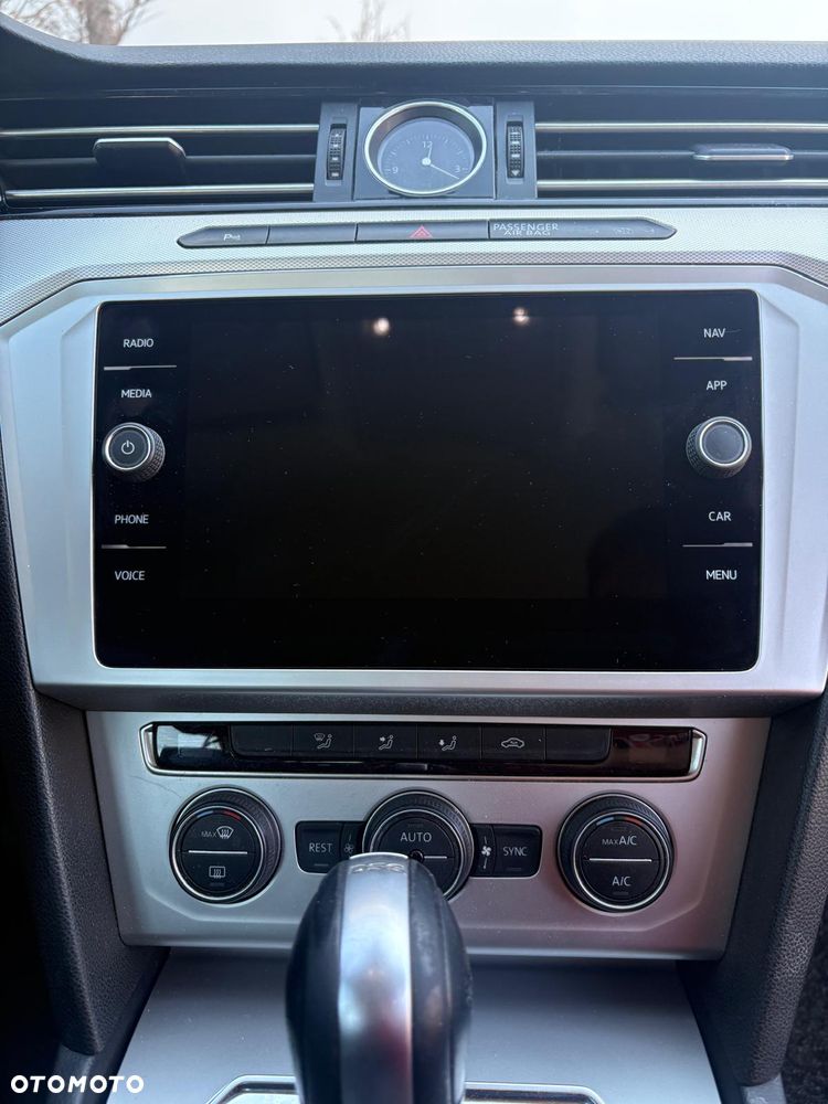 Volkswagen Passat 2.0 TDI SCR Comfortline DSG - 6