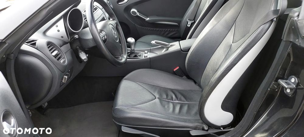 Mercedes-Benz SLK - 32