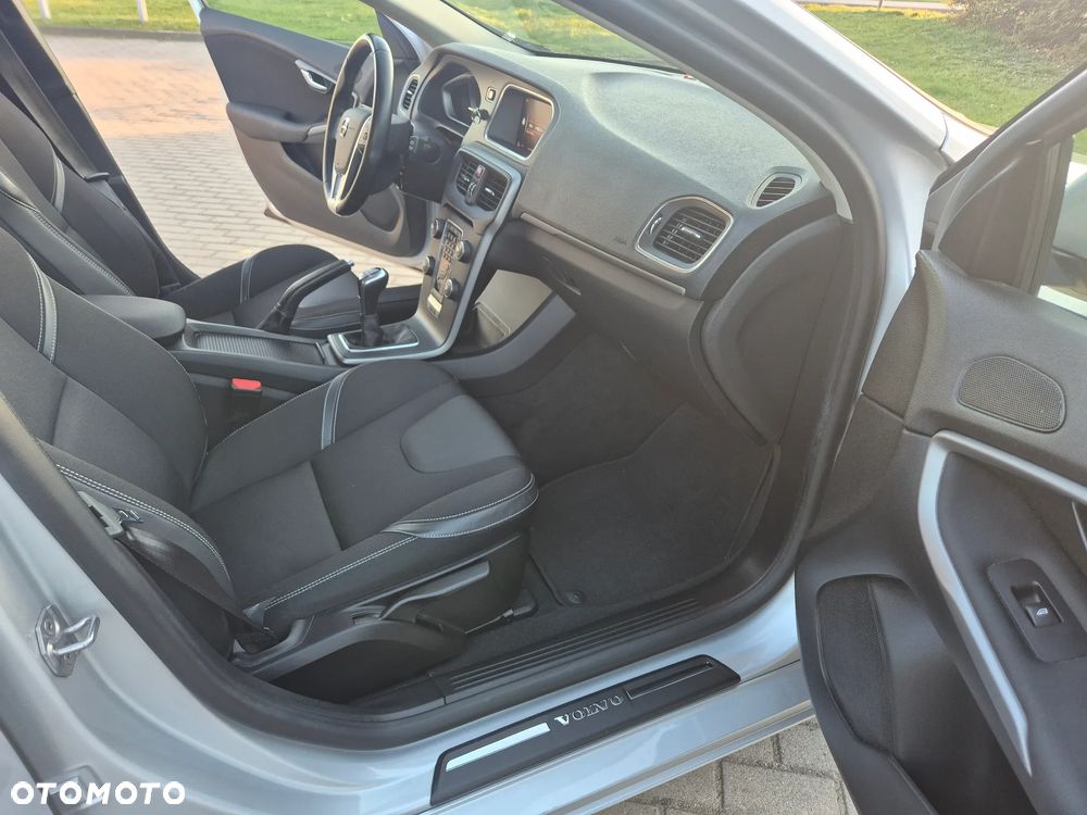 Volvo V40 D2 Inscription - 33