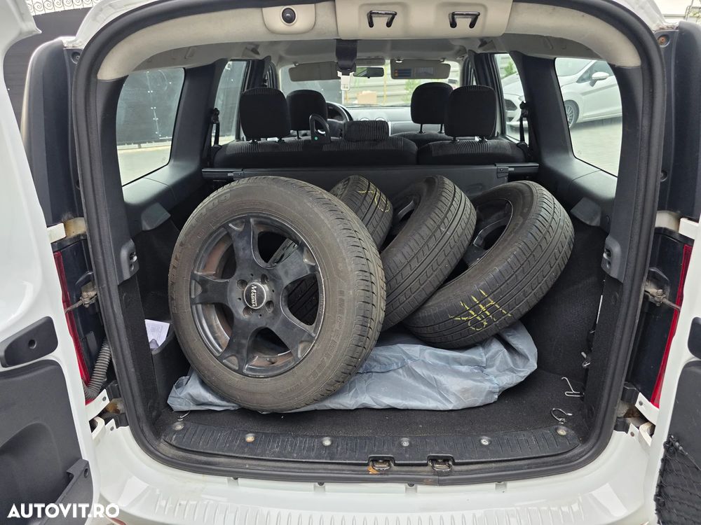 Dacia Logan MCV 1.6 16V Laureate - 8