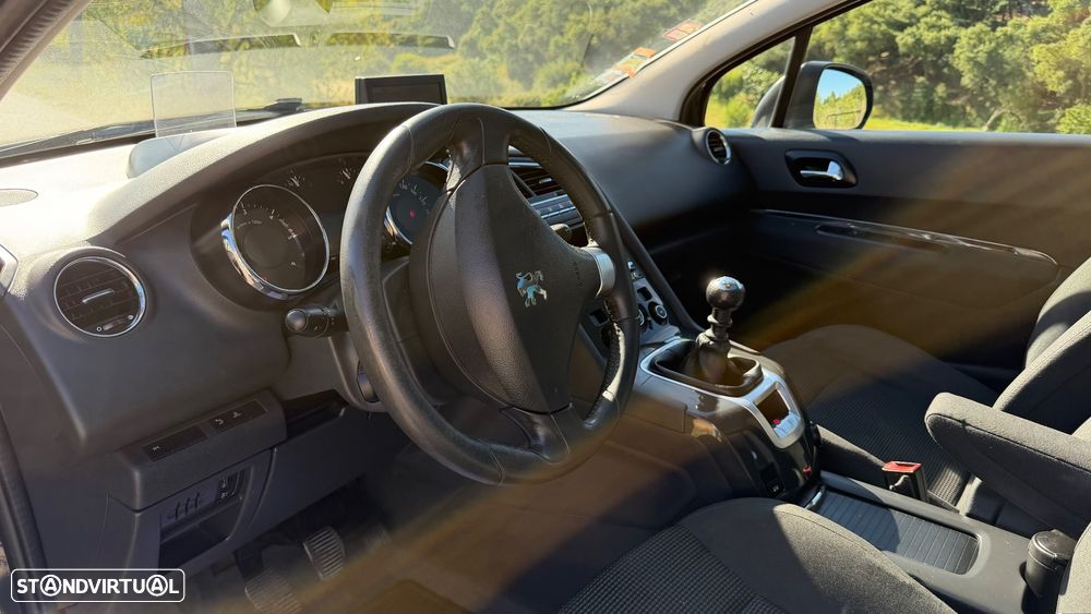 Peugeot 5008 1.6 HDi 7L Allure J17 - 29