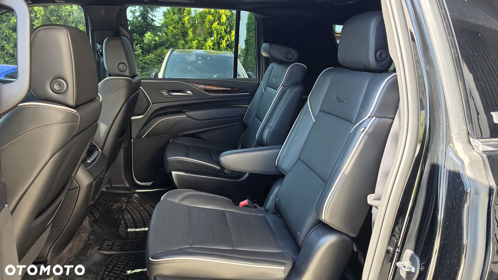 Cadillac Escalade - 9