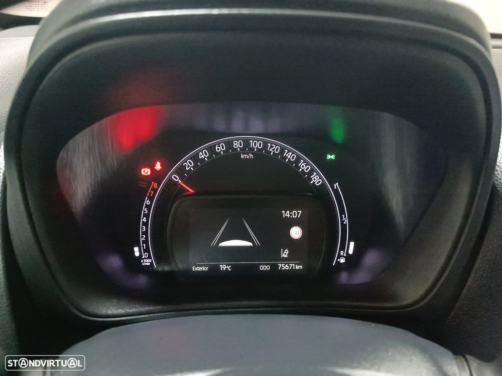 Toyota Aygo X Play - 25