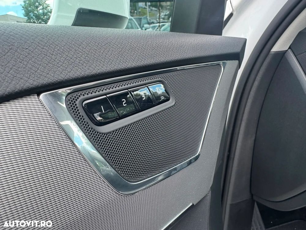 Volvo XC 90 T8 AWD Recharge Geartronic Inscription Edition - 22