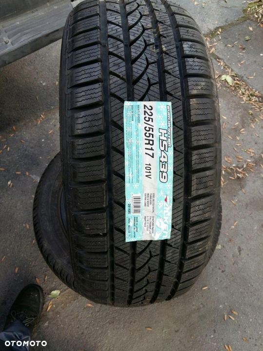 225/55/17 Falken Eurowinter Hs 439 - 1