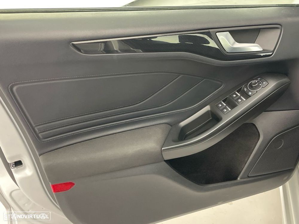 Ford Focus 1.0 EcoBoost MHEV ST-Line - 16