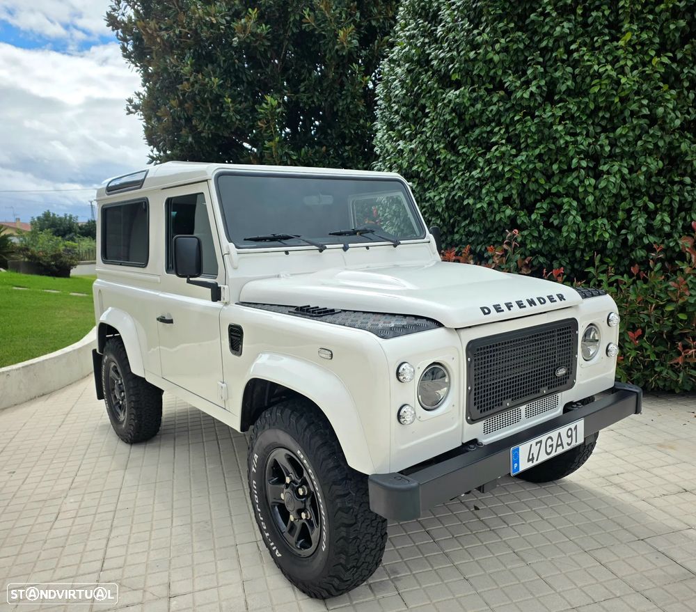 Land Rover Defender - 35