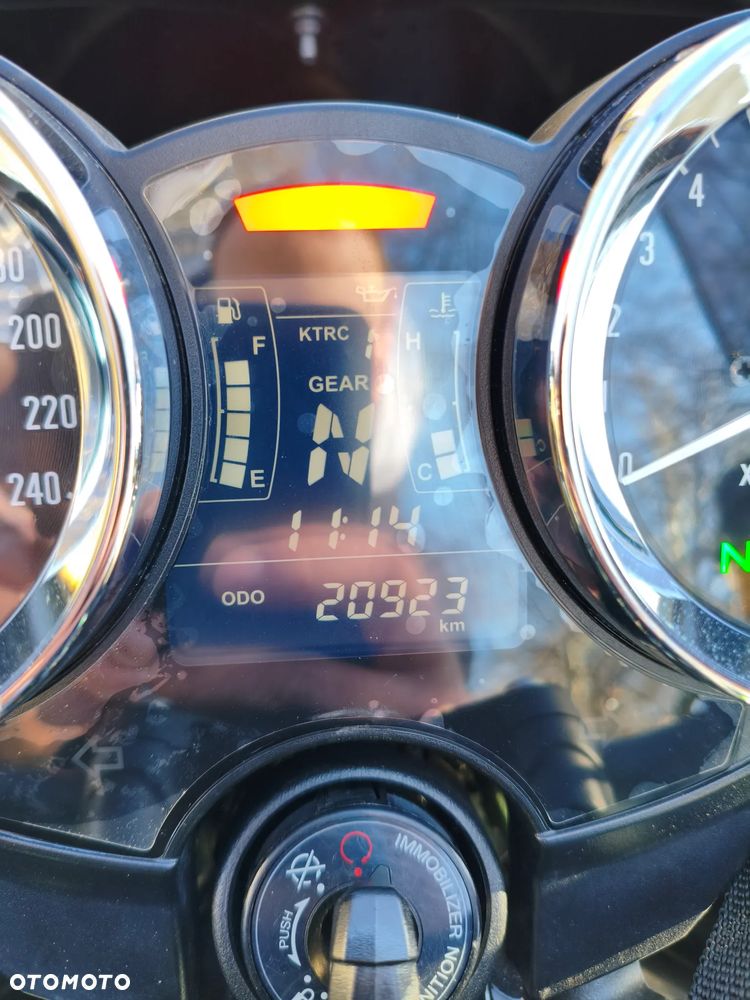 Kawasaki Z 900 RS - 7