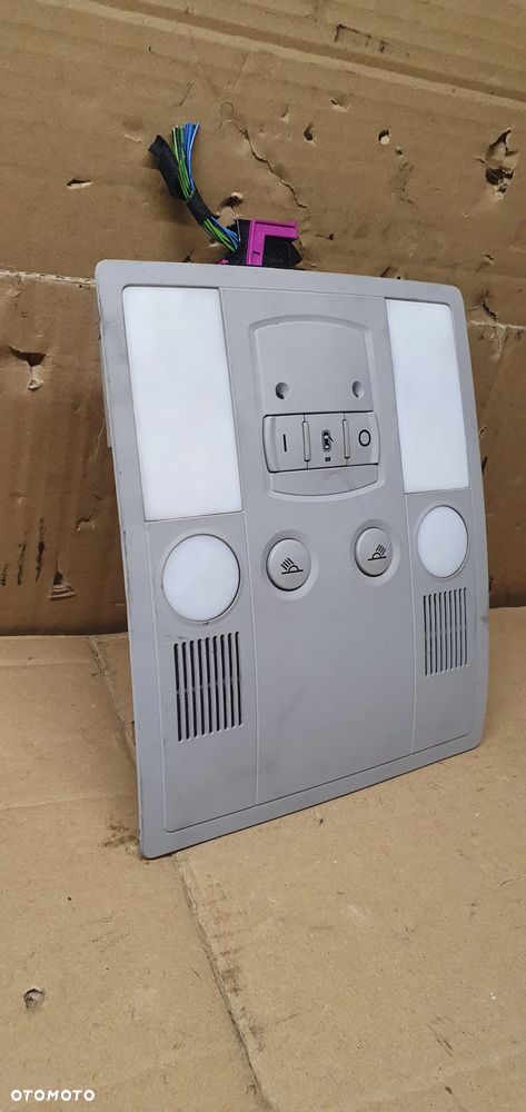 Lampka oświetlenie kabiny podsufitki Audi A8 D3 4E0947111AA - 3