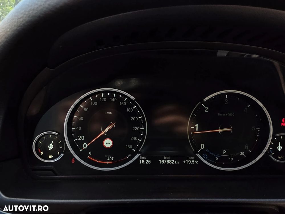 BMW Seria 5 520d xDrive AT - 31