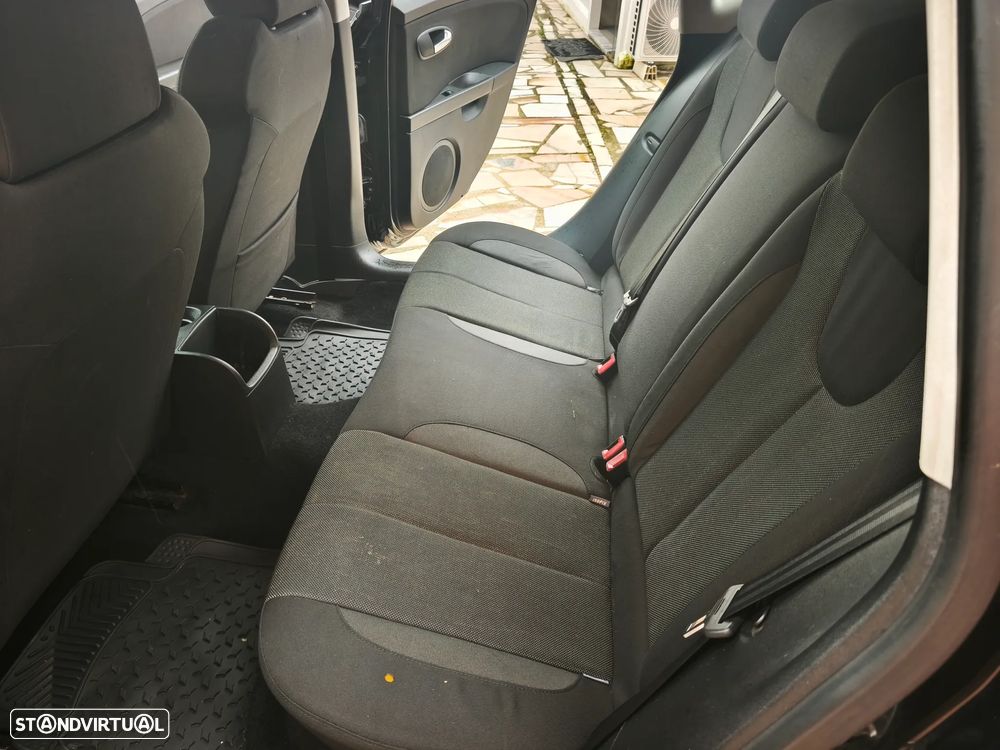 SEAT Leon 2.0 TDI DPF FR - 24