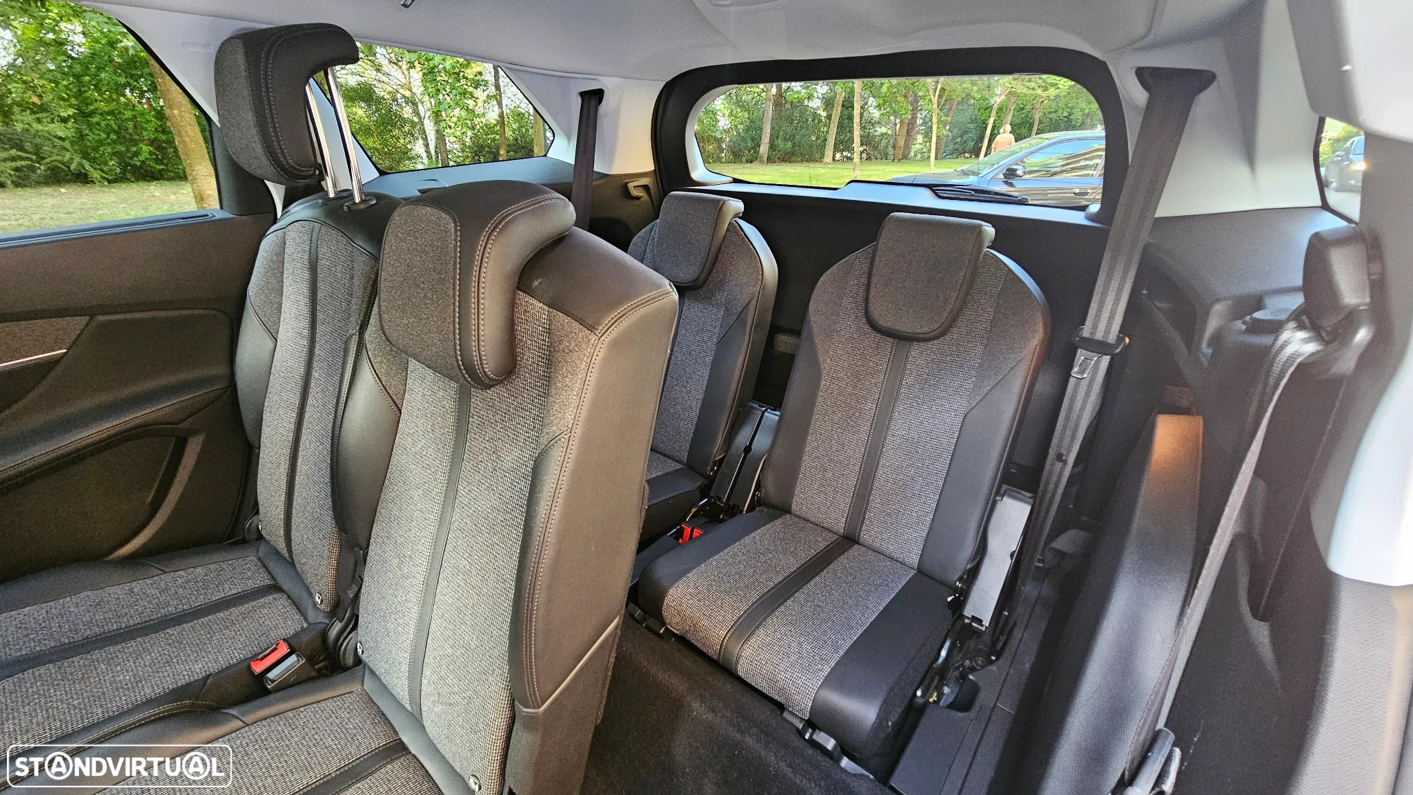 Peugeot 5008 1.5 BlueHDi Allure Pack EAT8 - 25