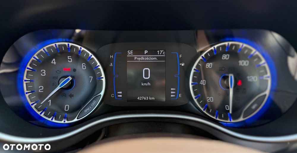 Chrysler Pacifica - 15