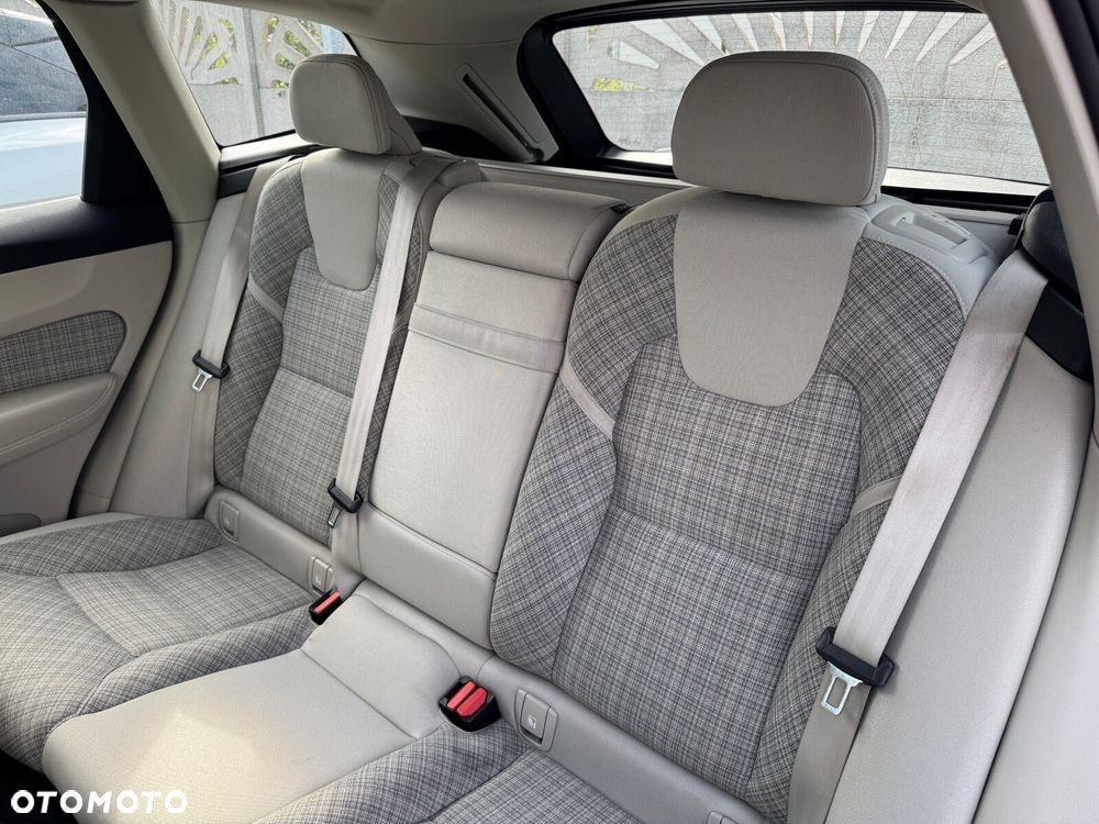 Volvo XC 60 B4 D AWD Core - 4