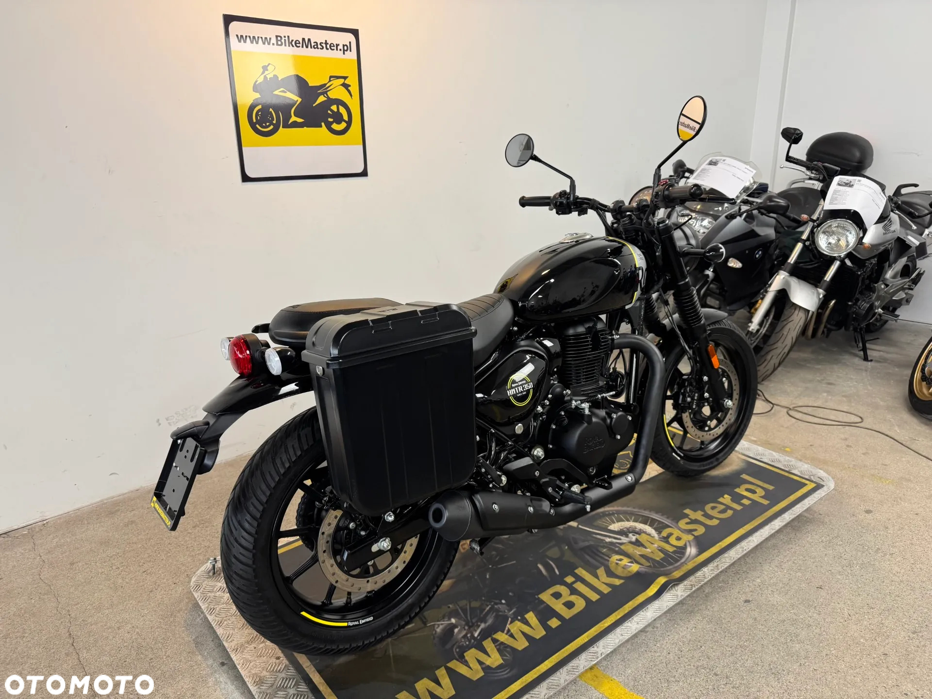 Royal Enfield HNTR - 5