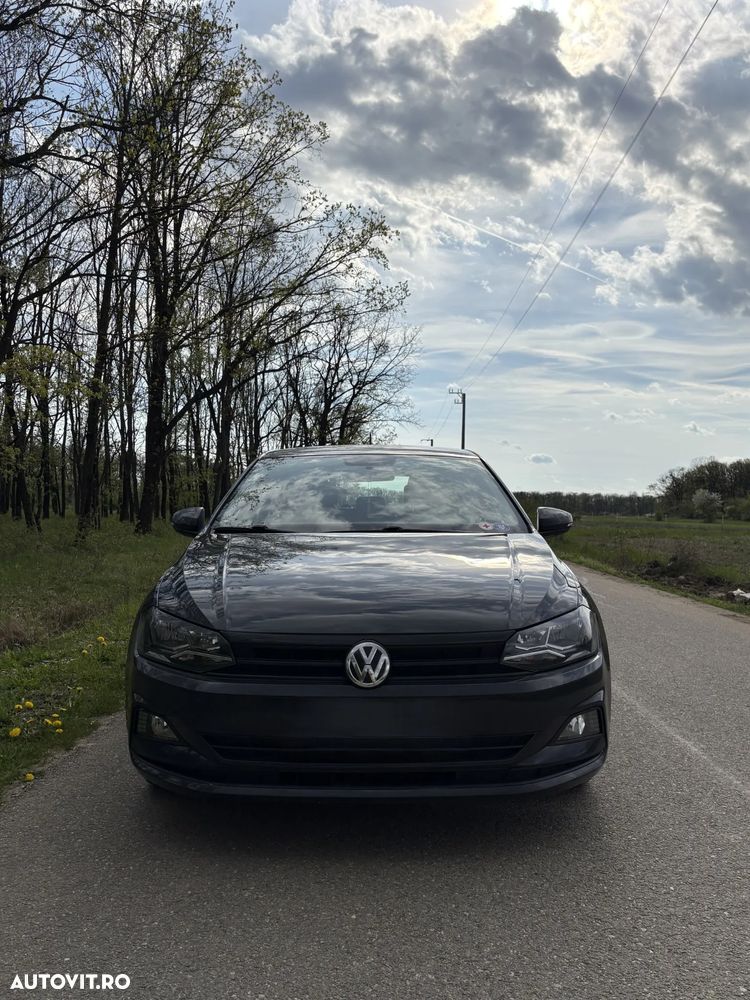 Volkswagen Polo - 2
