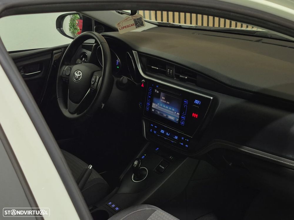 Toyota Auris 1.8 HSD Comfort +P.Techno+P.Sport - 37