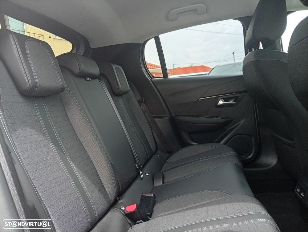 Peugeot e-208 50 kWh Allure - 23
