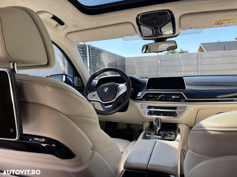 BMW Seria 7 750Li xDrive - 33