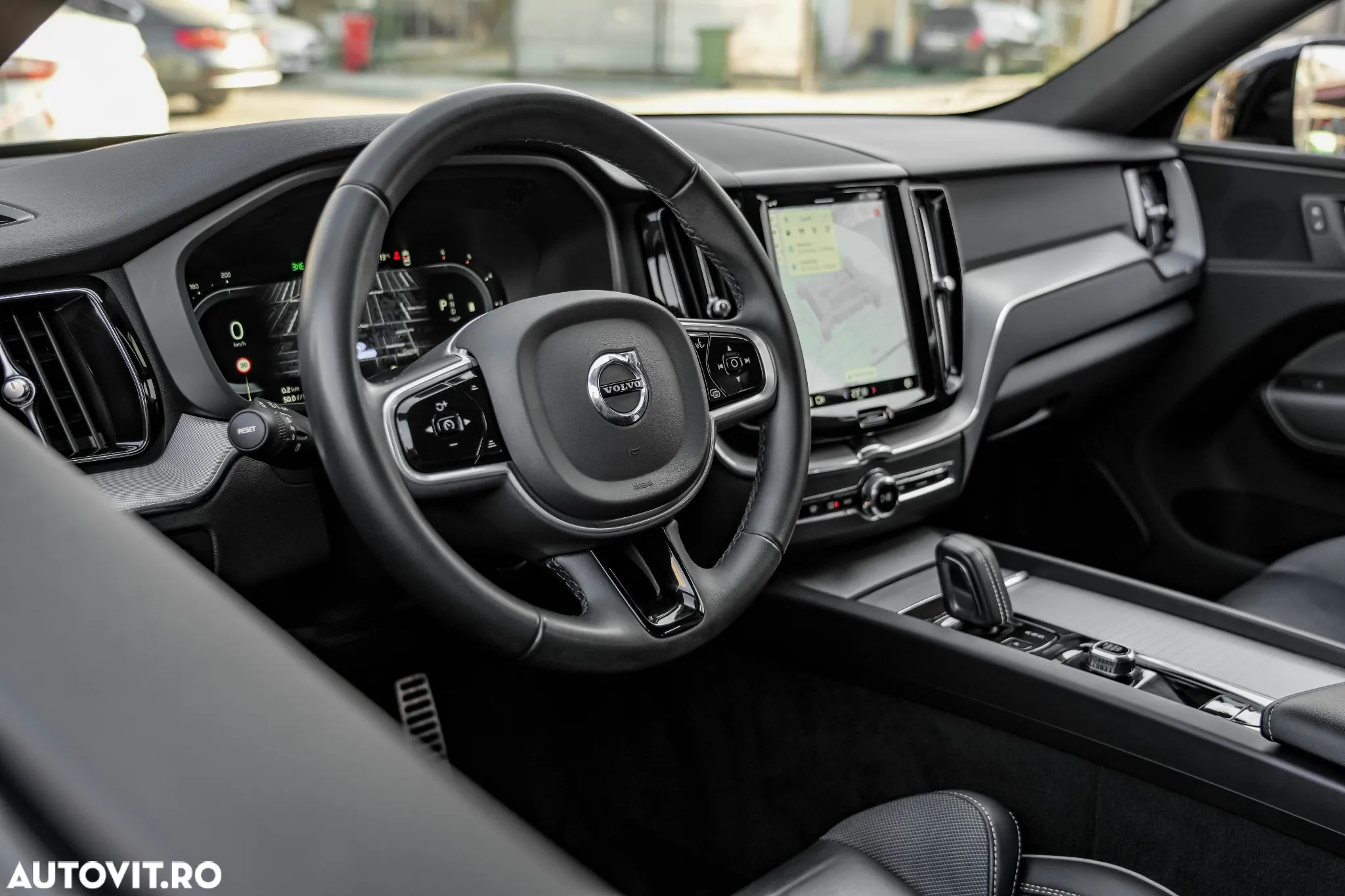 Volvo XC 60 B5 MHEV AT8 AWD R-Design - 10