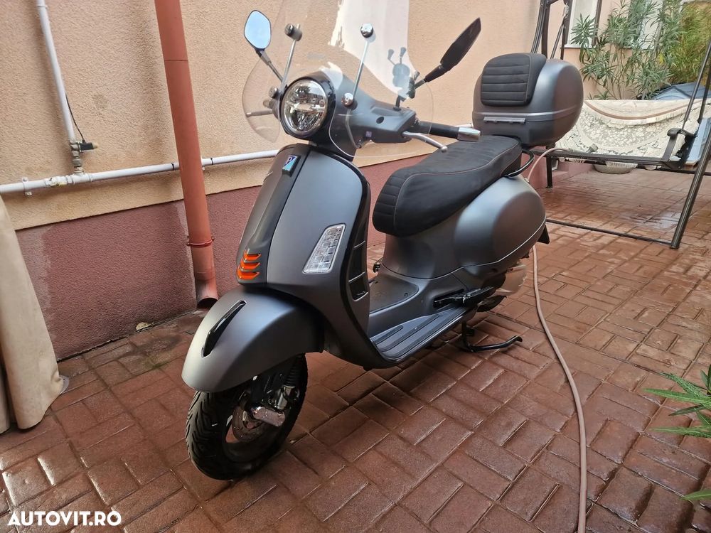Piaggio Vespa - 1
