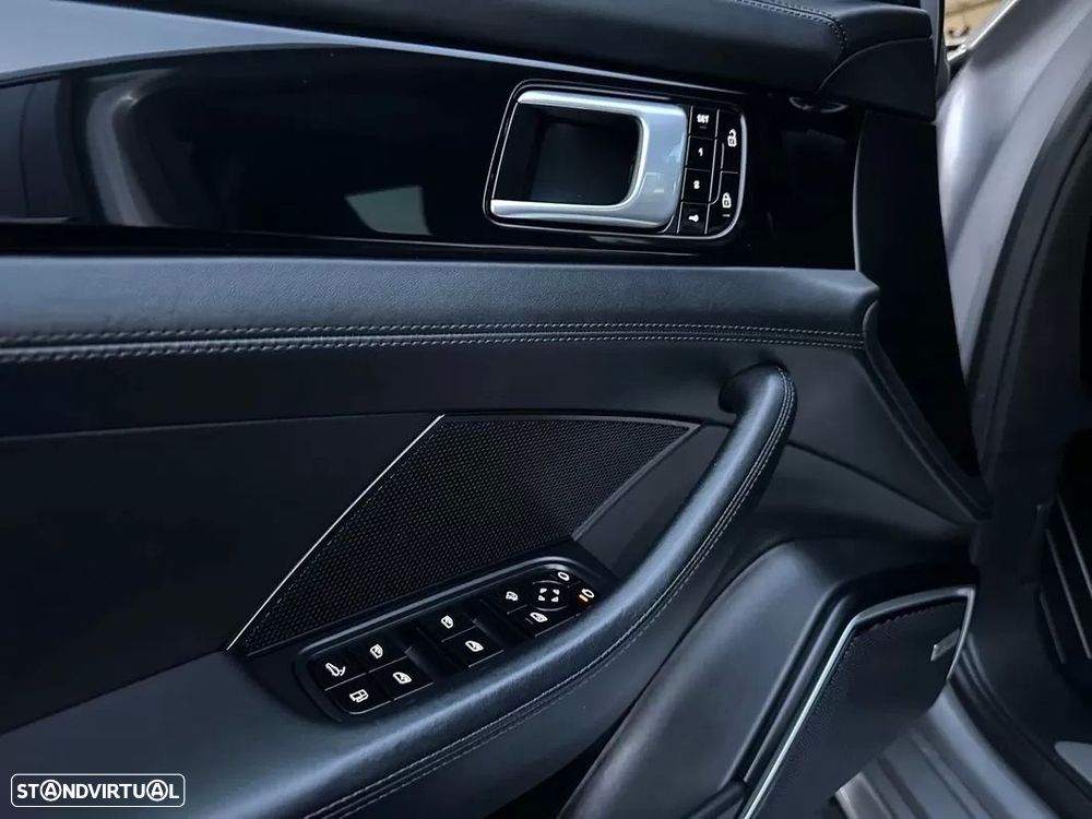 Porsche Panamera Sport Turismo 4 E-Hybrid - 15