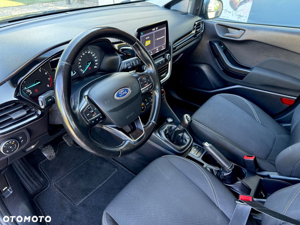 Ford Fiesta - 25