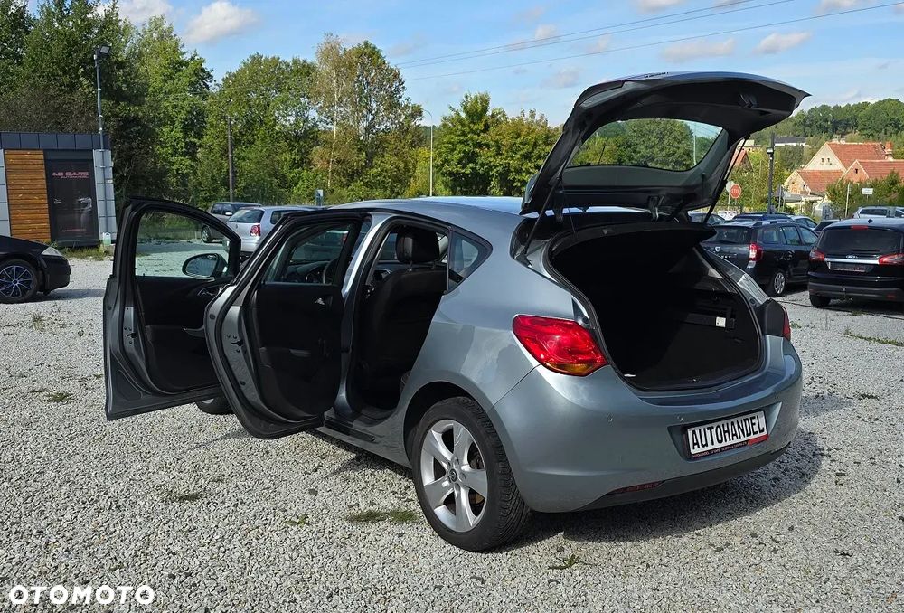 Opel Astra IV 1.6 Essentia - 13