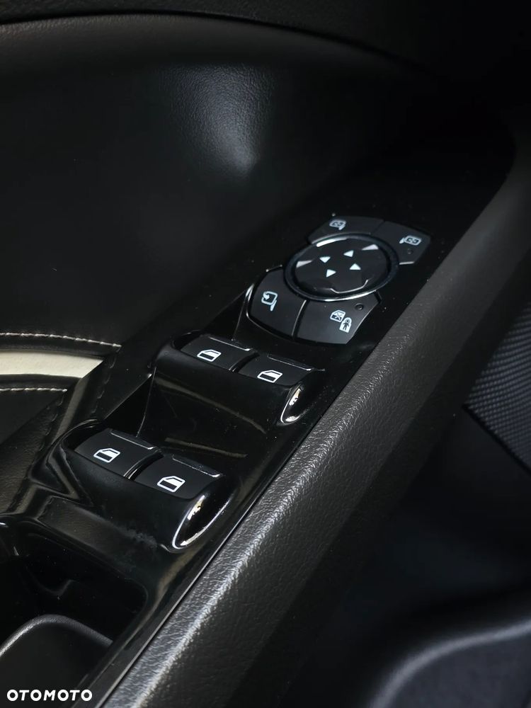 Ford Mondeo Vignale 2.0 Hybrid - 31