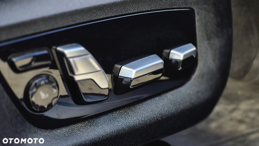 BMW Seria 7 750d xDrive sport - 30