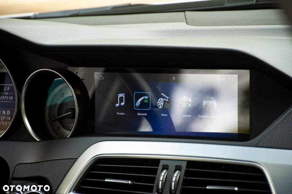 Mercedes-Benz Klasa C 250 CGI BlueEff Avantgarde - 17