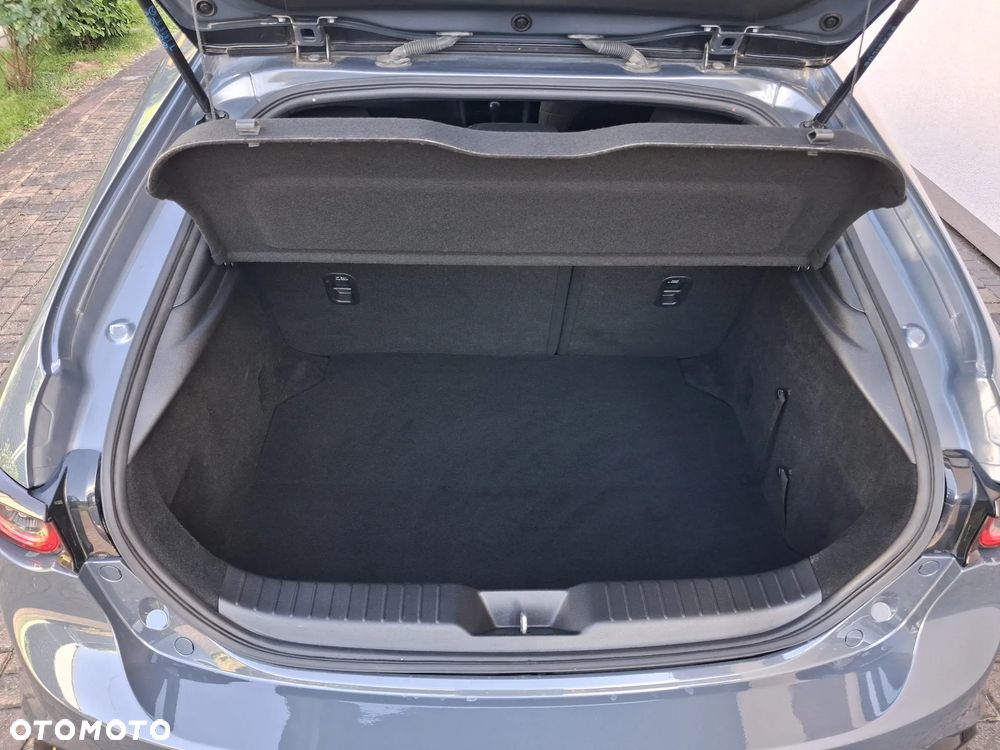 Mazda 3 e-SKYACTIV-G 2.0 M HYBRID DRIVE SELECTION - 11